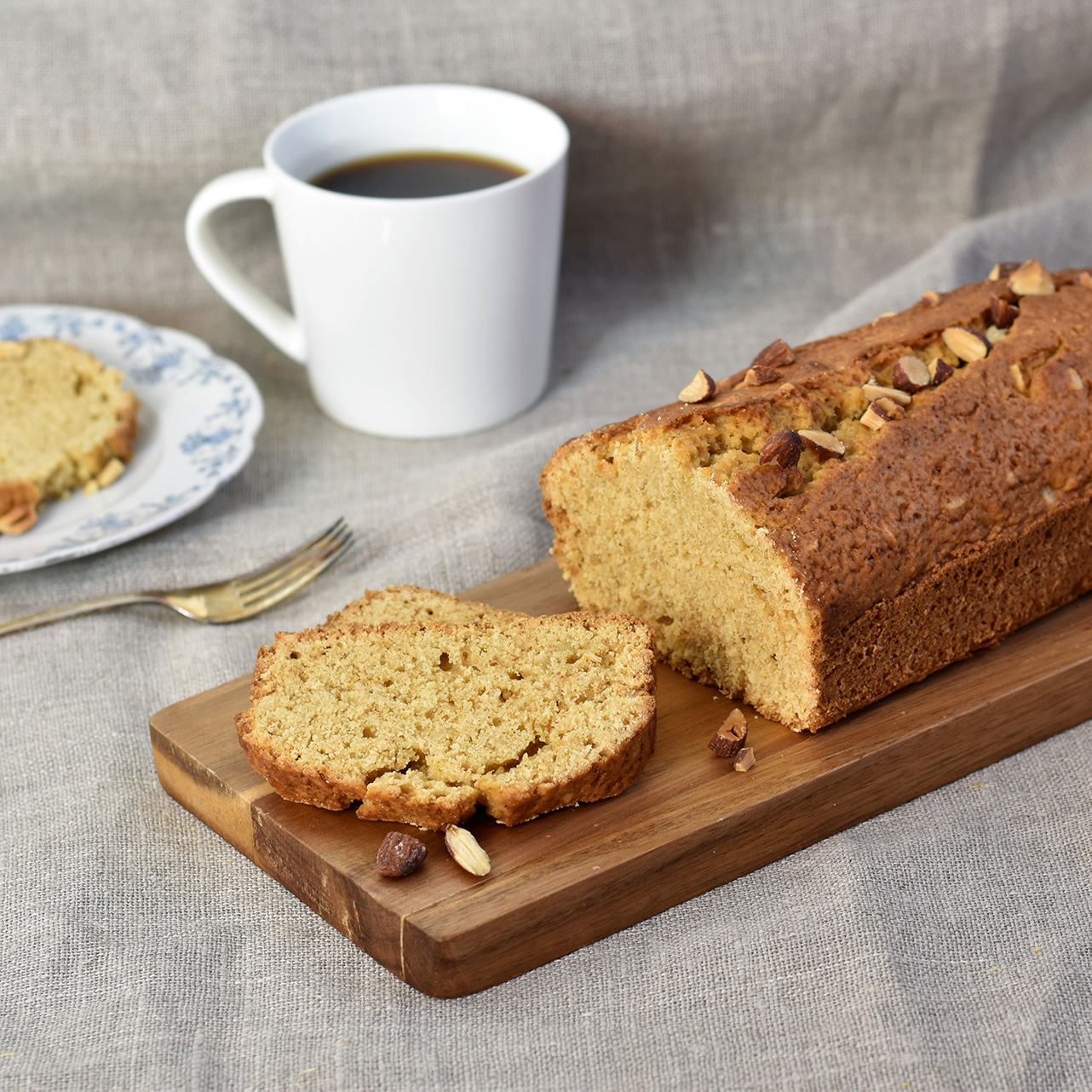 Recipe for Cardamom cake from Sukrin